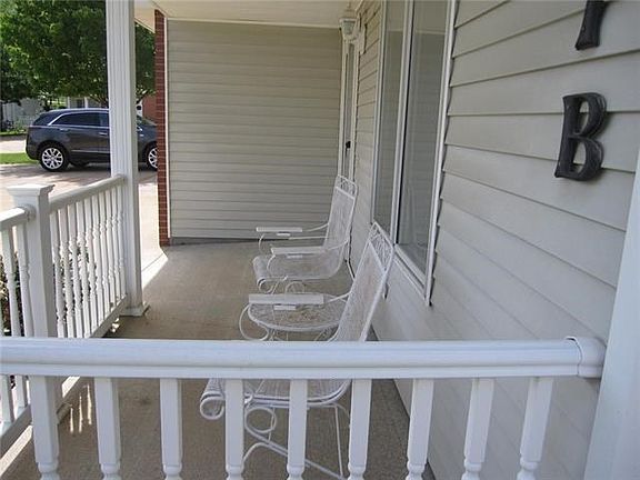 2nd image of 301 Sarah Ln APT B