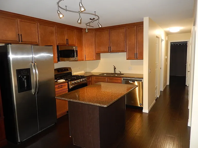 375 Woodridge Cir #F — Photo 15