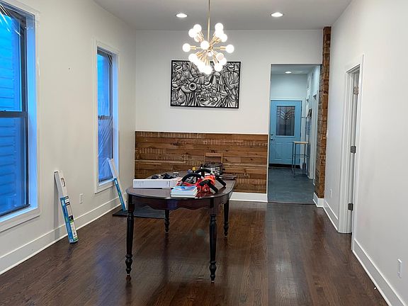 5th image of 1530 N Washtenaw Ave #2