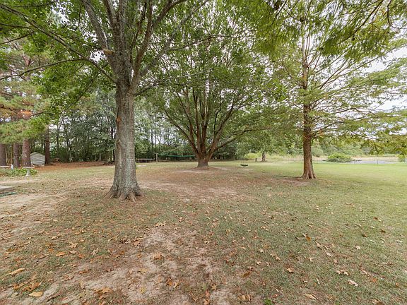 4th image of 254 Henderson Dr