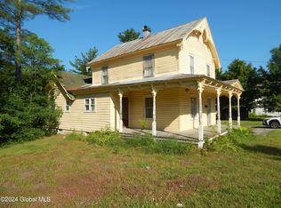 2 Milton Ave, Warrensburg, NY 12885