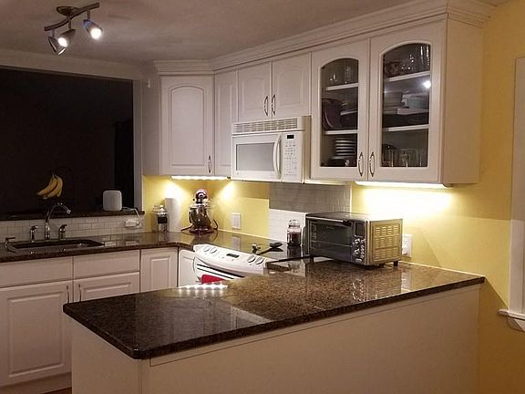 3rd image of 21 Mount Pleasant Dr