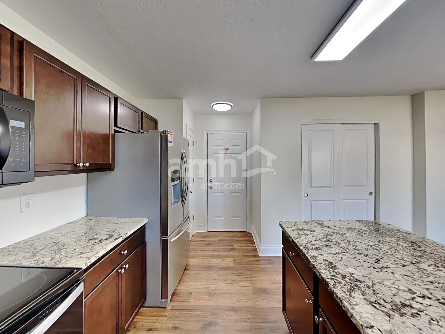 4 bed, 2.5 bath, 2064 sqft, $2,665 — Photo 3