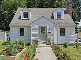 29 Magee St, Hyde Park, MA 02136