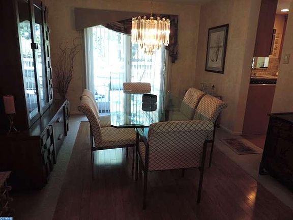 5th image of 151 Sequoia Dr