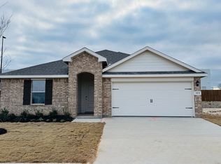 305 Wildrose Cir, Cleburne, TX 76033