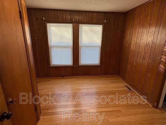 5th image of 524 W Wainman Ave