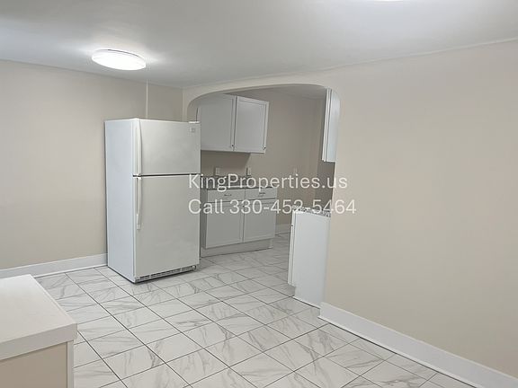 3rd image of 1220 Market Ave N #5
