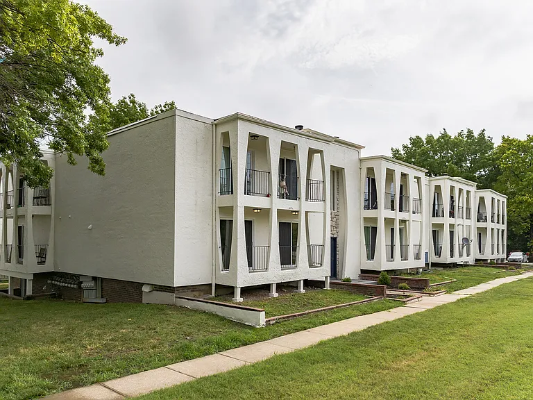 Windsong Apartments — Photo 4