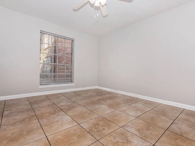 Ashley Square Apartments — Photo 26