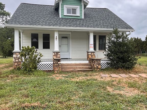4th image of 10140 Rockdale Ln