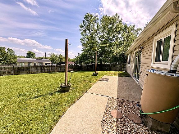 Rain barrel for fresh water