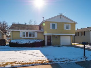 219 E 19th St, Cozad, NE 69130