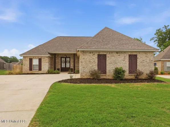 310 Candlewood Ct, Canton, MS 39046
