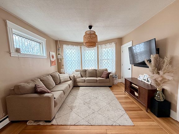 2nd image of 119 Linwood Ave