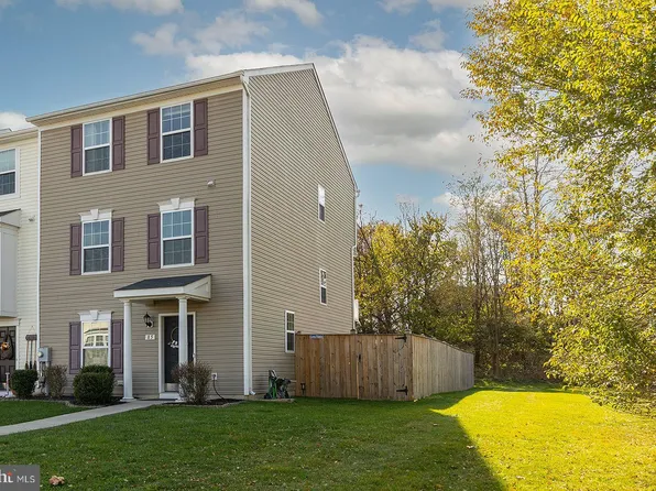 85 Private Ct, Bunker Hill, WV 25413