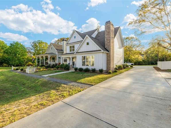 352 Davis St, Monroe, GA 30655