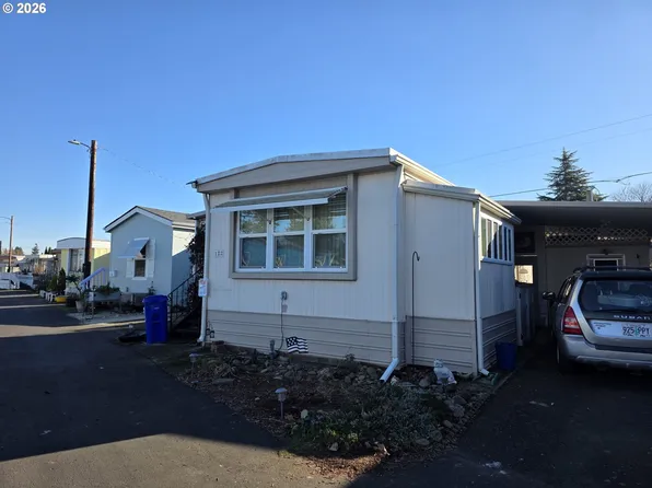 19605 River Rd Unit 122, Gladstone, OR 97027