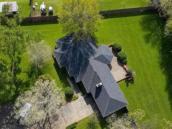 4th image of 1 Wildwood Ct
