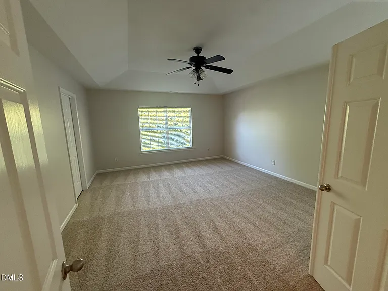 220 Milpass Dr — Photo 11