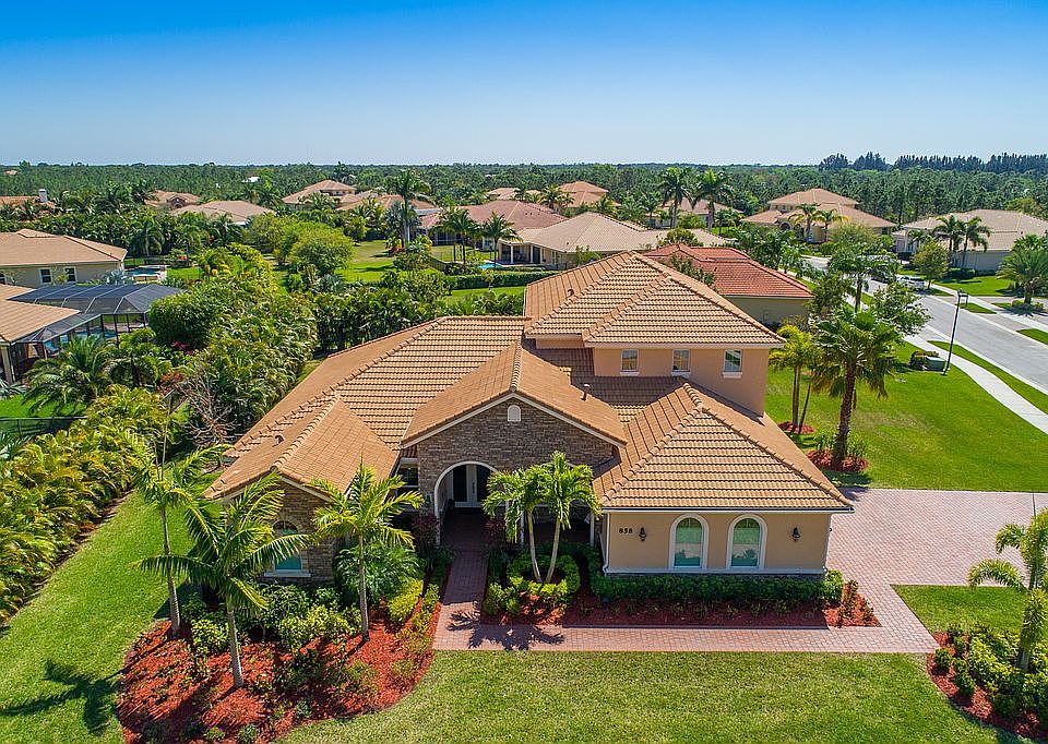 1st image of 858 SE Tres Belle Cir