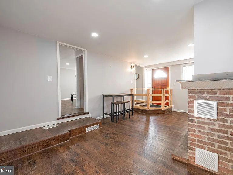 11419 Greenberry Rd — Photo 16
