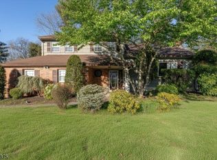 29 Manitou Cir, Westfield Town, NJ 07090