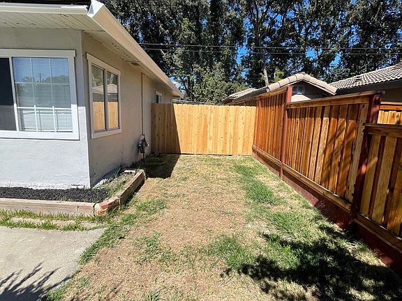 4th image of 1908 Aster Ave
