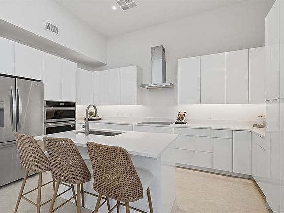 5th image of 430 KUMQUAT COURT #510