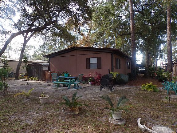 Spacious back yard 