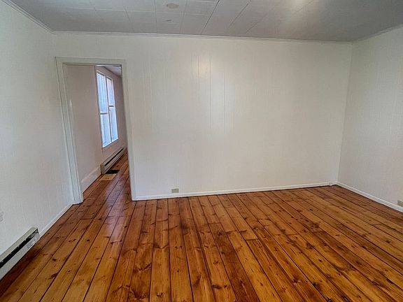 3rd image of 28-30 Eaton St