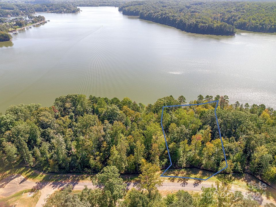 2nd image of 852 Lakeforest Dr #344