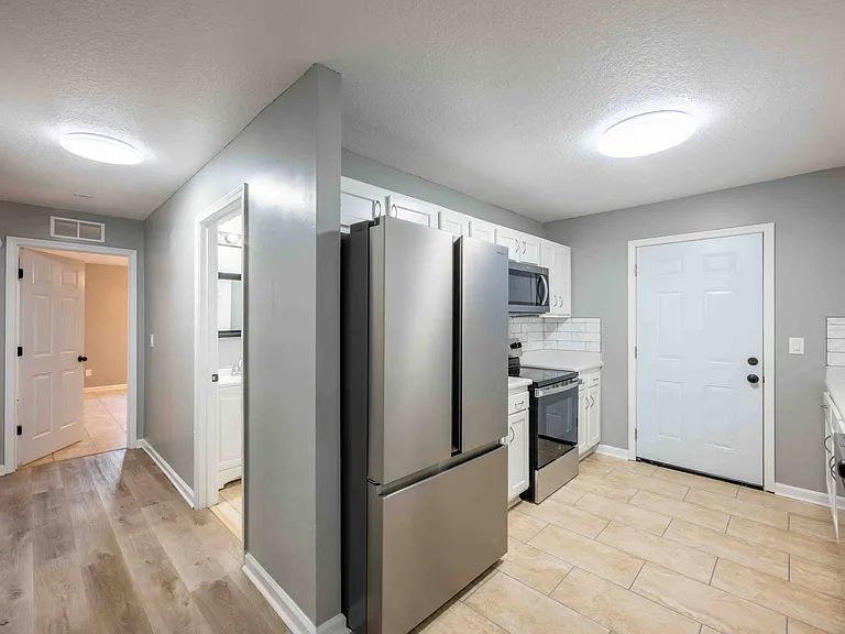 8205 Berry Ave — Photo 35