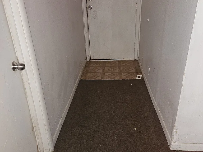 2135 Avenue J — Photo 3