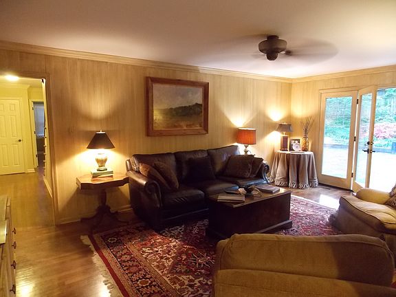4th image of 1357 E Rolling Oaks Dr