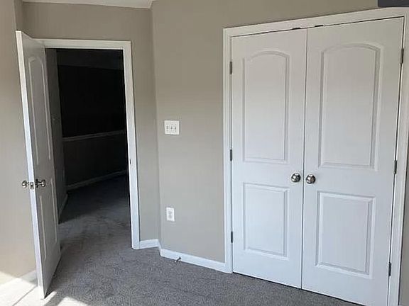3rd image of 906 Whitstable Blvd