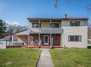 352 W Park St, Fruitport, MI 49415