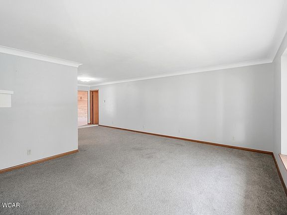 3rd image of 4422 Stemen St