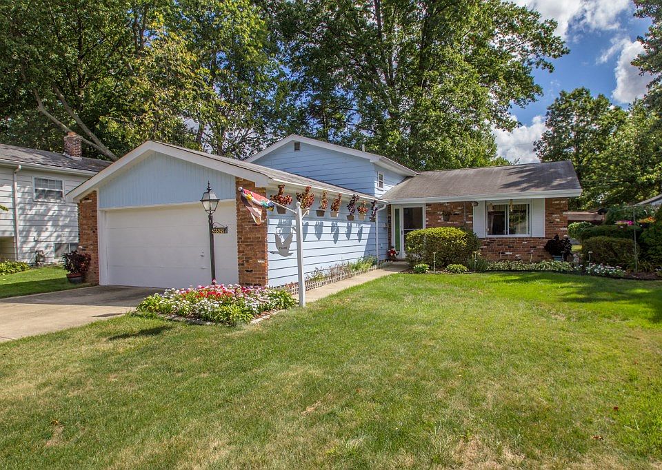 1st image of 26539 Redwood Dr