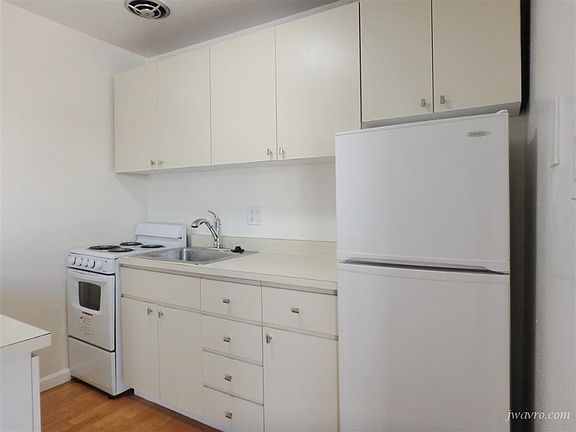 4th image of 655 Kansas St #407