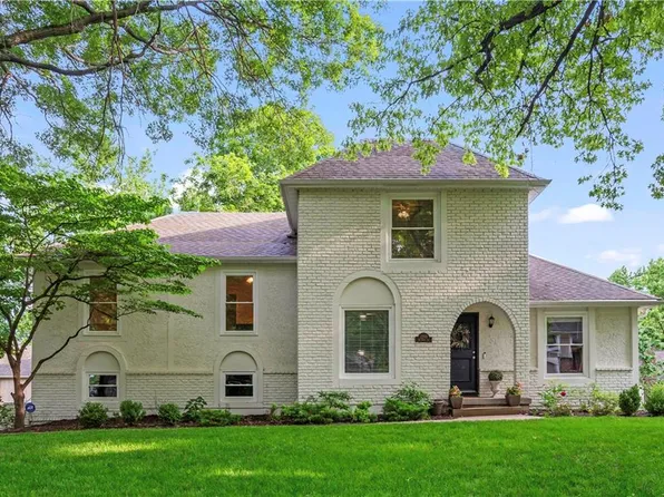 2203 W 120th St, Leawood, KS 66209