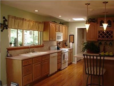 4th image of 1308 Frederick Dr