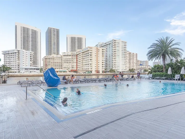 2600 E Hallandale Beach Blvd #T3307 — Photo 20