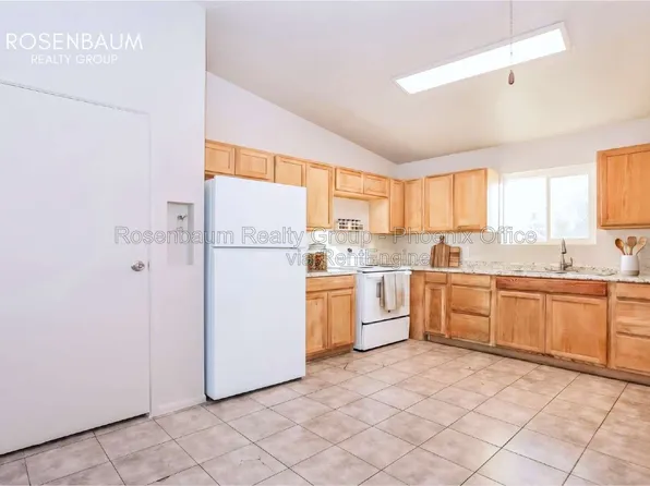 465 W Ivyglen St APT 112, Mesa, AZ 85201