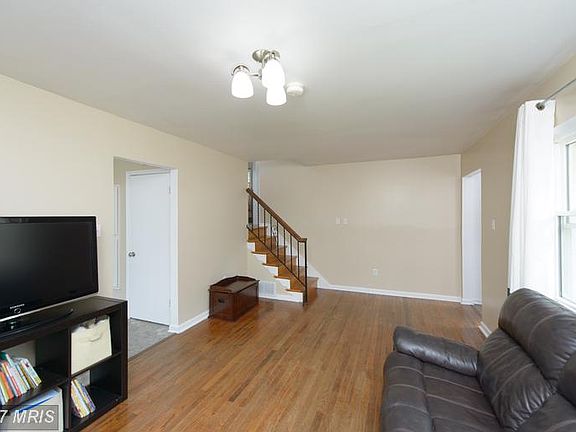 5th image of 1007 Sharon Dr