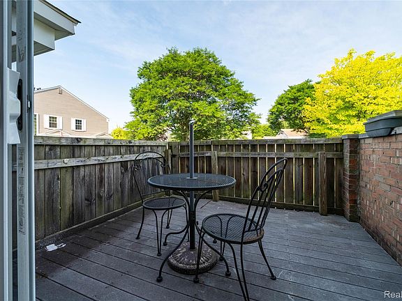 4th image of 23707 N Rockledge