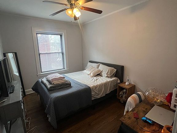 4th image of 2842-44 W Fletcher St #2842-1N