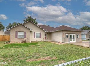 1422 W Macon St, Carthage, MO 64836