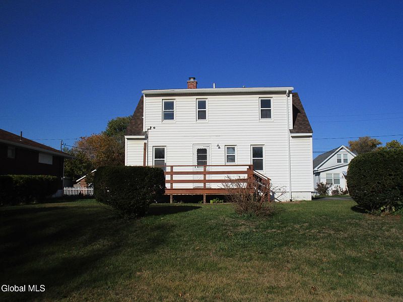 5th image of 2542 Augustine Avenue