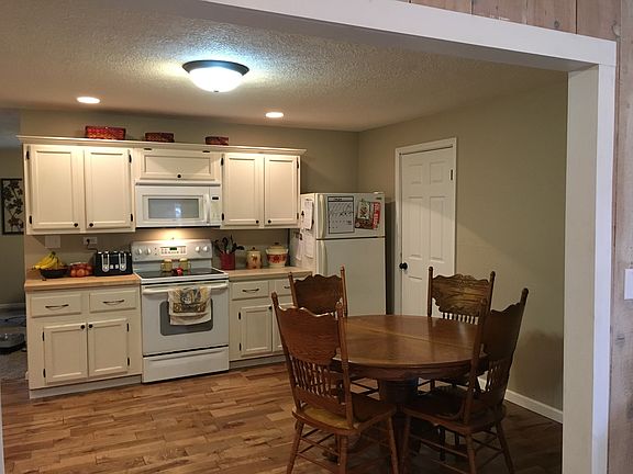 4th image of 23699 Forestview Ave